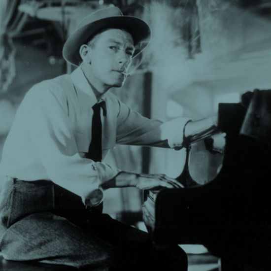 הוגה הפופ: הוגי קרמייקל מוליד מוזיקה מתוך המגפה