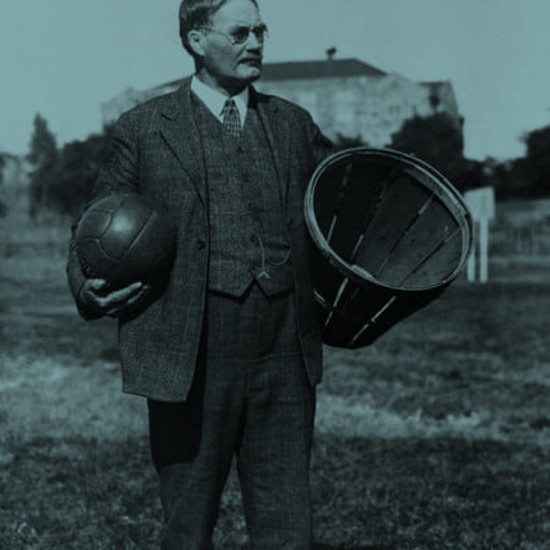 החיים כמשחק: מסע רעיוני בעקבות המצאת הכדורסל