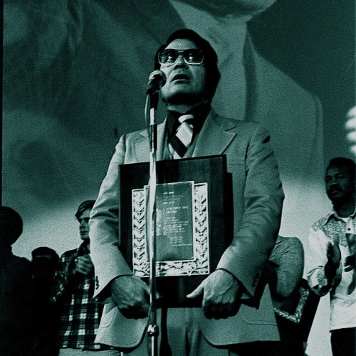 מוות בג'ונסטאון: הסיפור הנורא של ג'ים ג'ונס