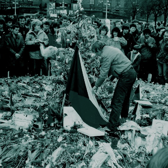 מהפכת הקטיפה: כשצ'כיה ניצחה את הקומוניזם