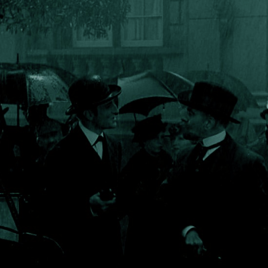 ימות הגשמים: חורף מאדם ברוך ועד שרלוק הולמס