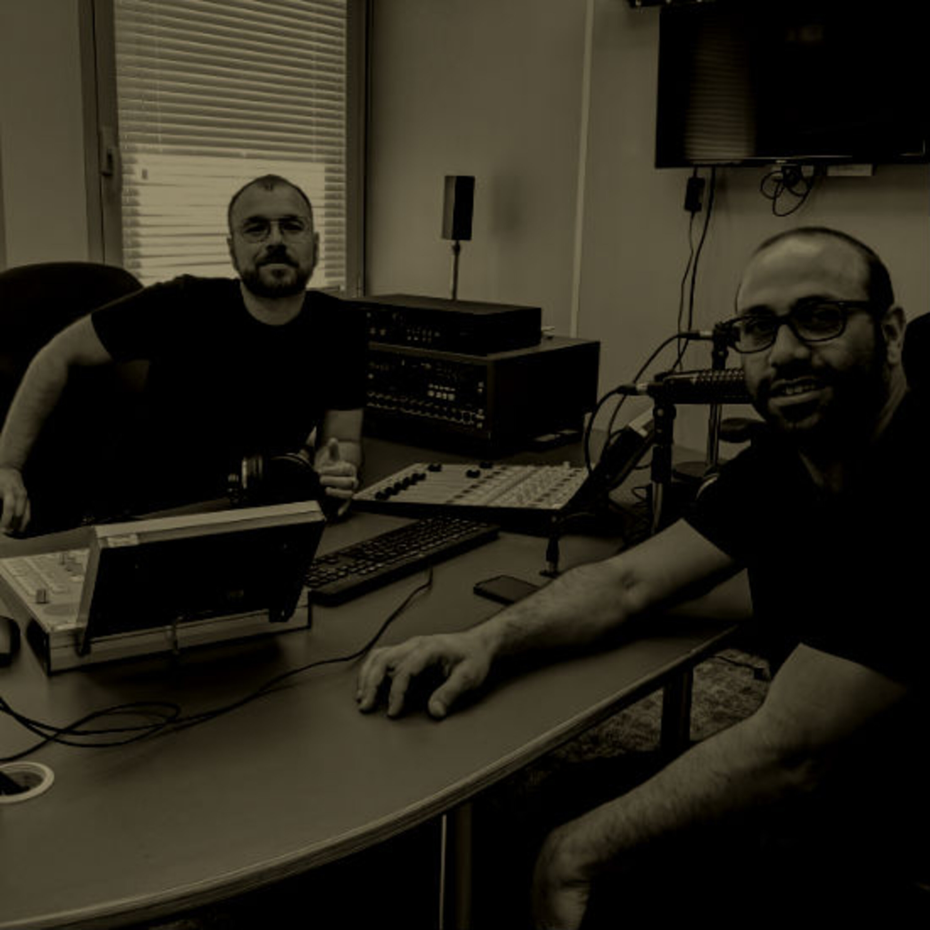 פרק 38 | יוצר "ליגה ג": המדינה מייצרת את הנחשלות והעוני בפריפריה פרק 38 | יוצר "ליגה ג": המדינה מייצרת את הנחשלות והעוני בפריפריה