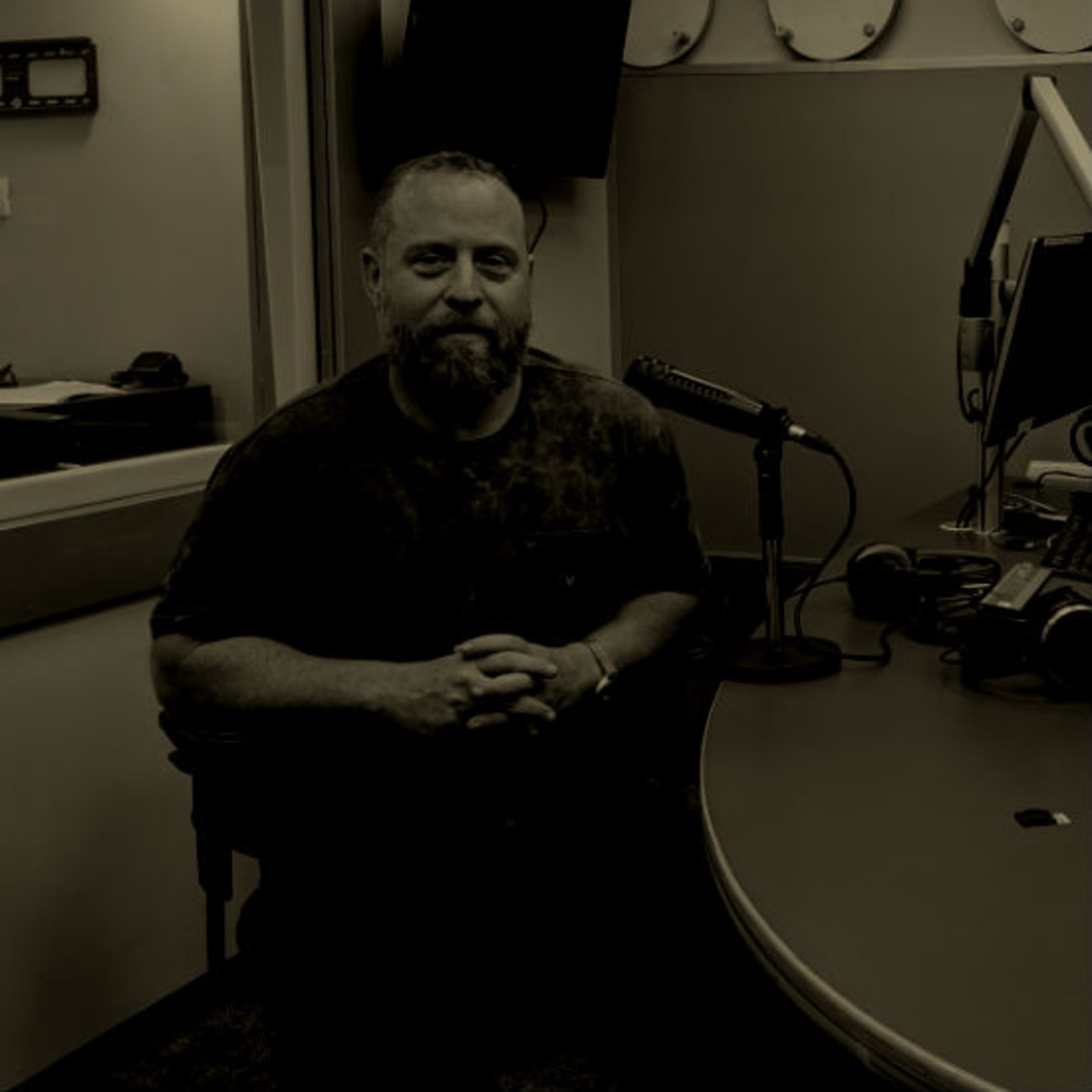 פרק 35 | איתי אשר: אני מצטער על הימים שהייתי שותף לתקשורת שהטיחה אוכלוסיות אחת בשנייה פרק 35 | איתי אשר: אני מצטער על הימים שהייתי שותף לתקשורת שהטיחה אוכלוסיות אחת בשנייה