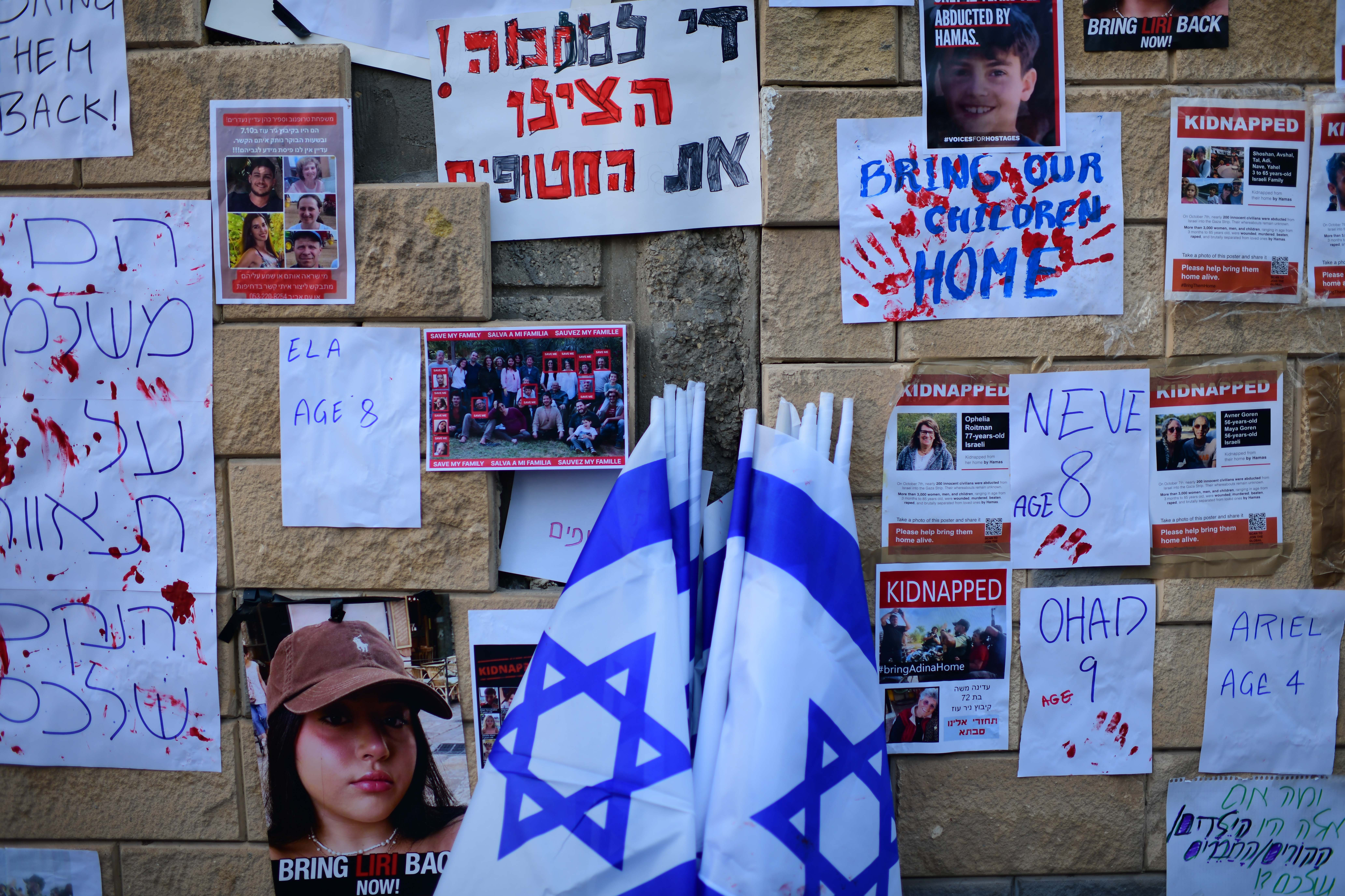 "לא מבין מאיפה בא הרוע הזה לאנשים?": אלי אלבג, אביה של לירי החטופה, הותקף בתל אביב