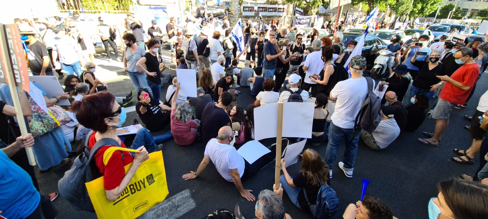 "השכר של עובדים סוציאליים נמוך, אין תקנים ויש נגדנו אלימות"