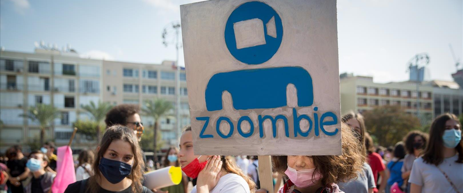 "כל שיעור בזום נגמר בבכי": התלמידים הנשכחים של שנת קורונה