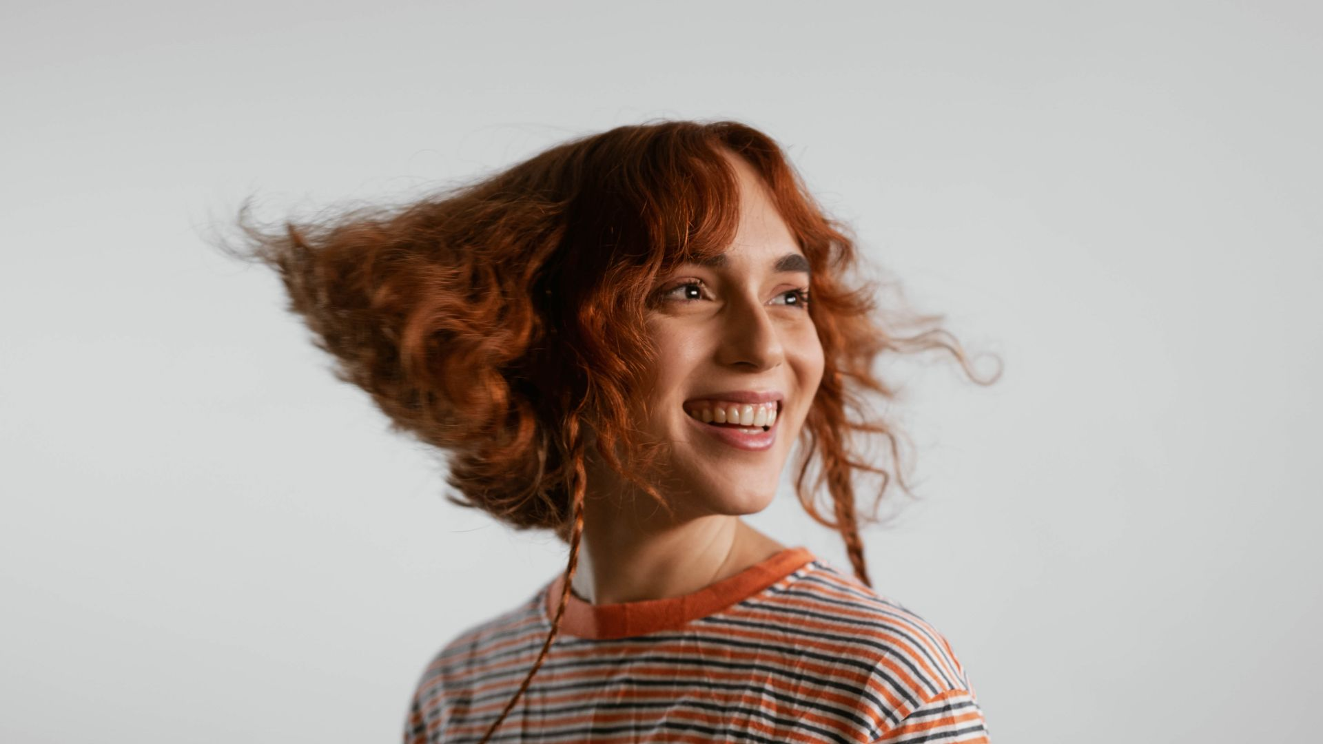 עטרה אוריה לכאן רשת ב על "ילד מטריה": "הילדה המוזרה זאת אני"