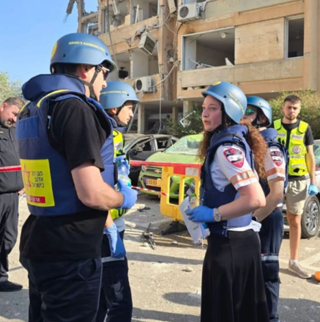 "יש מספר בניינים שנפגעו, הרס רב, מספר פצועים שכבר פונו מהאתר, וכרגע שאר כוחות ההצלה פועלים ומנסים להבין מה היקף האירוע"