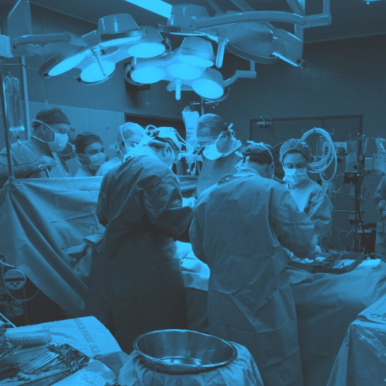 ניתוח מציל חיים נמנע מבן 15 בשל חוב אמו