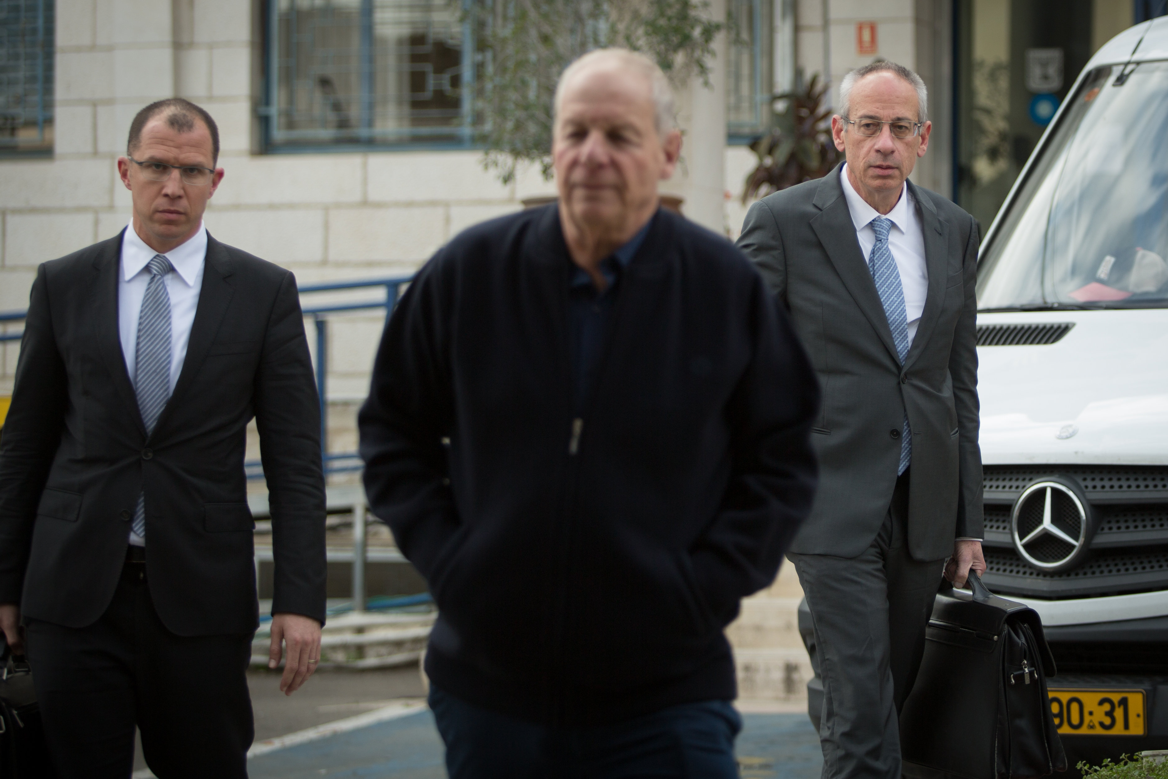 השופט בדימוס מודריק: שופטת שדנה בחברה שמפרנסת את בעלה - לא עילה בטוחה לפסילה