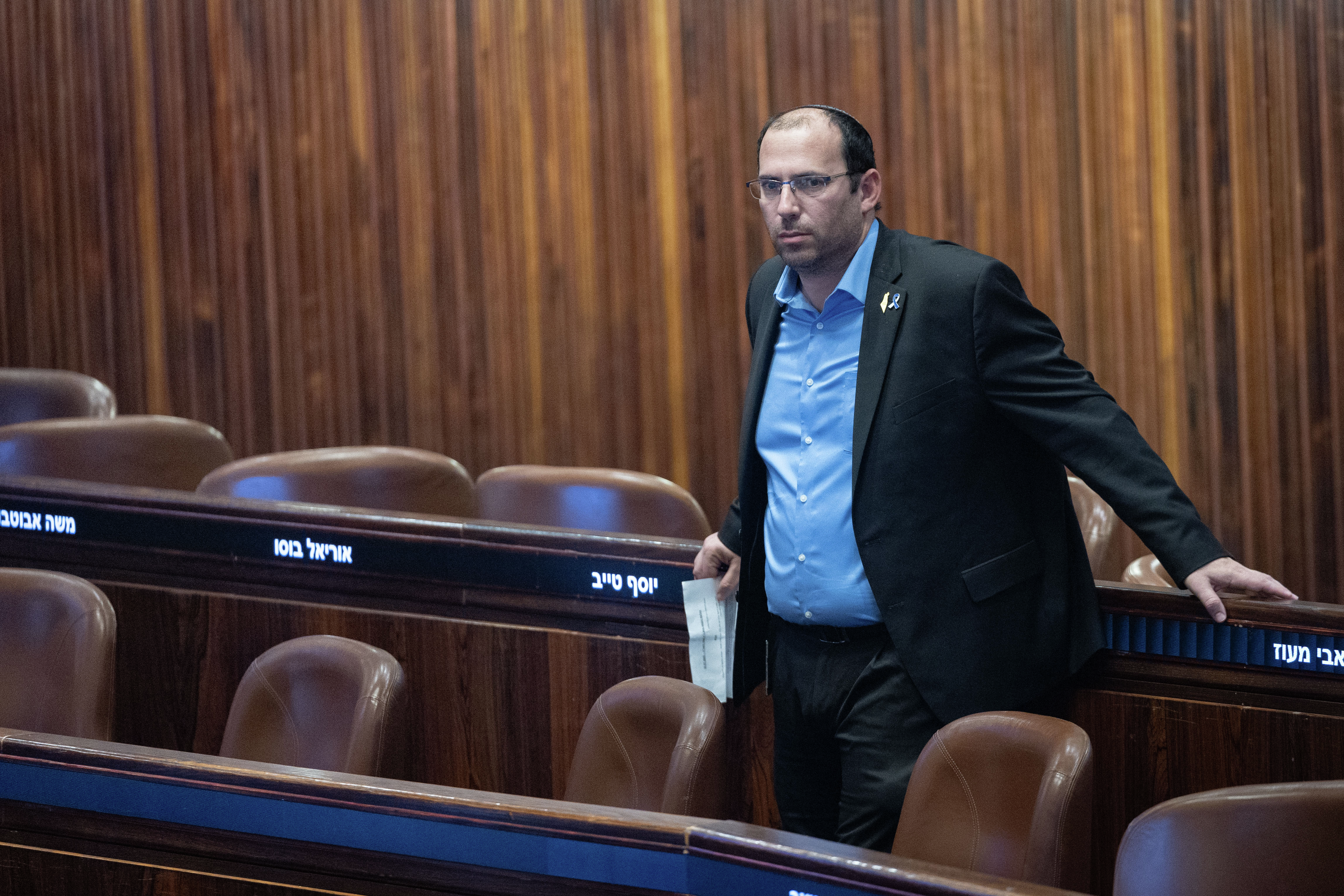 "בגלל התבטאויות שלי על כך שמדינה פלסטינית מסוכנת למדינת ישראל או שישראל צריכה להשמיד את החמאס, לכן בוטלה הויזה שלי לאוסטרליה"