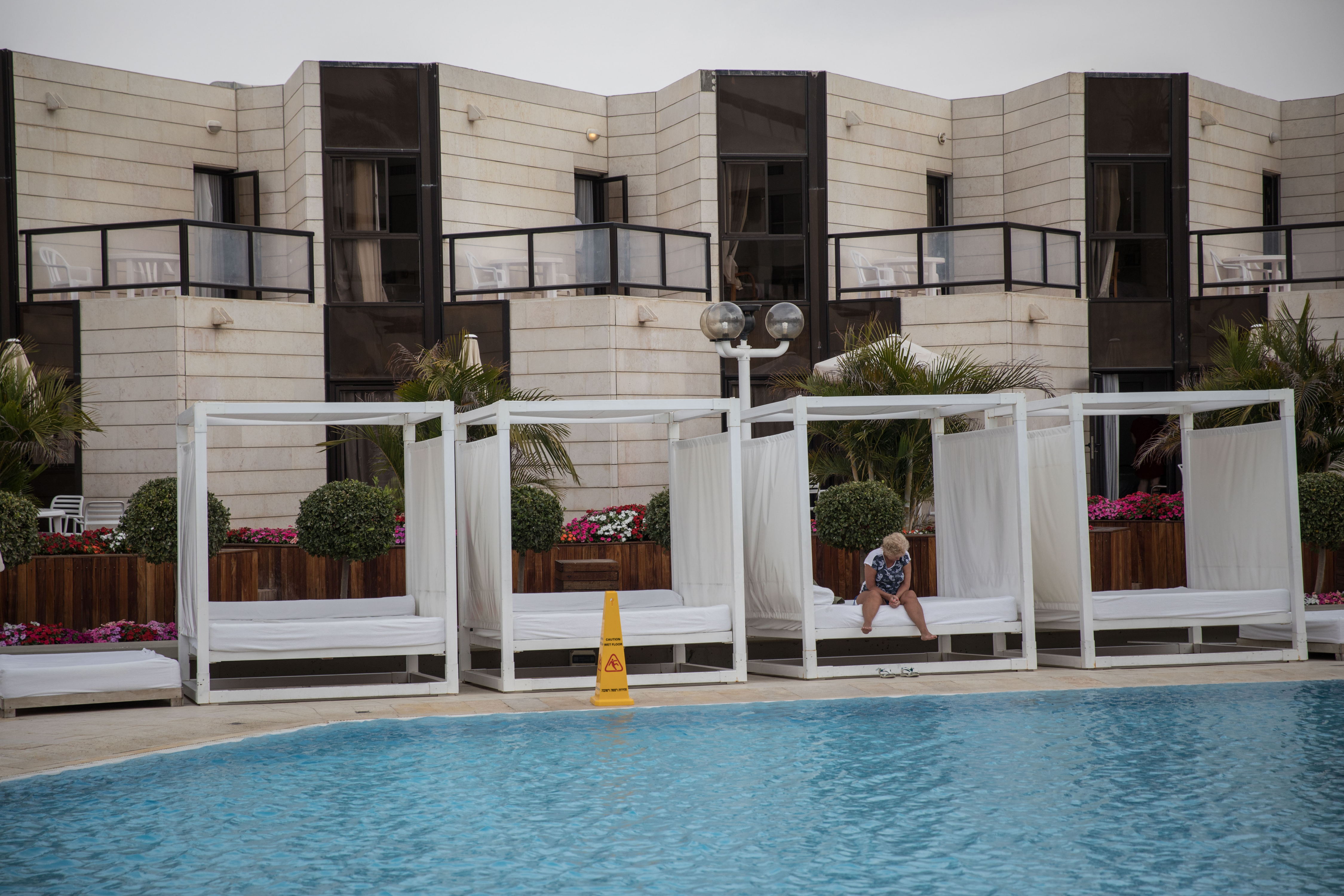 איך קרה שהציבור מממן את הבונוס של בעלי ישרוטל?