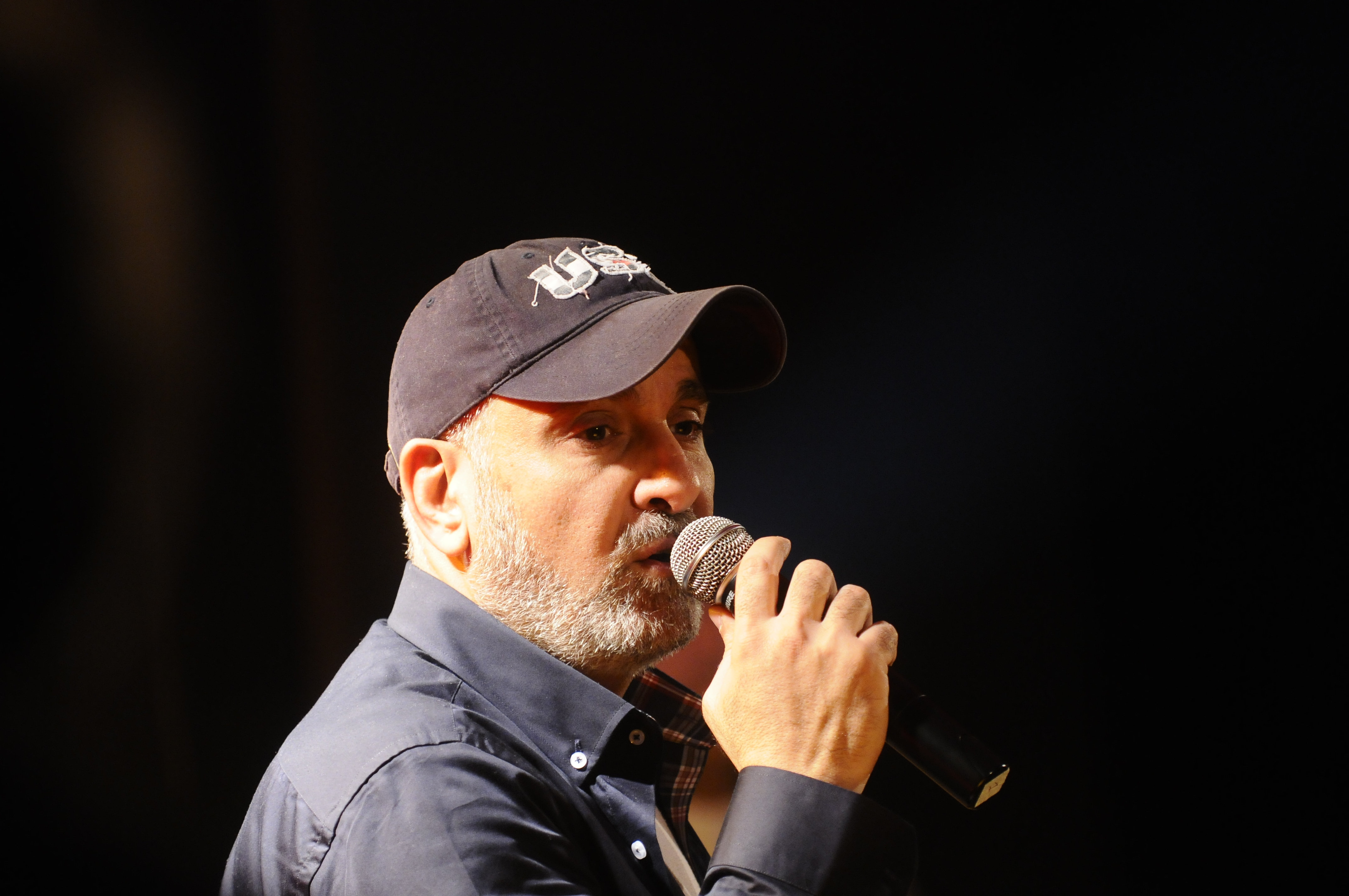 "נגעל מנשים לא צנועות - מה עדיף, אישה פרוצה או אישה צנועה?"