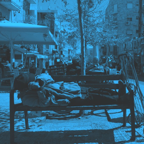 "תלושי המזון אינם פתרון. אנשים צריכים לחיות בכבוד"