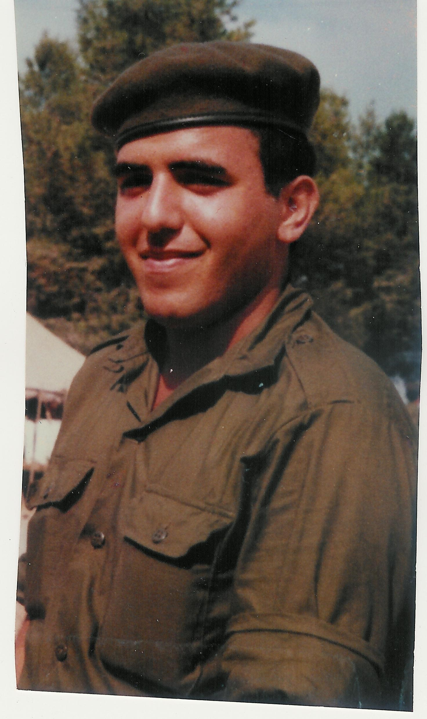 "מחר הוא יחזור" ו-"מכתב קטן": דני רובס כתב לזכר אחיו יואב שנפל במלחמת לבנון