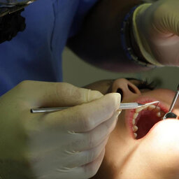 מרפאת שיניים בגבעתיים הפלתה תושבי בני ברק בגלל קורונה