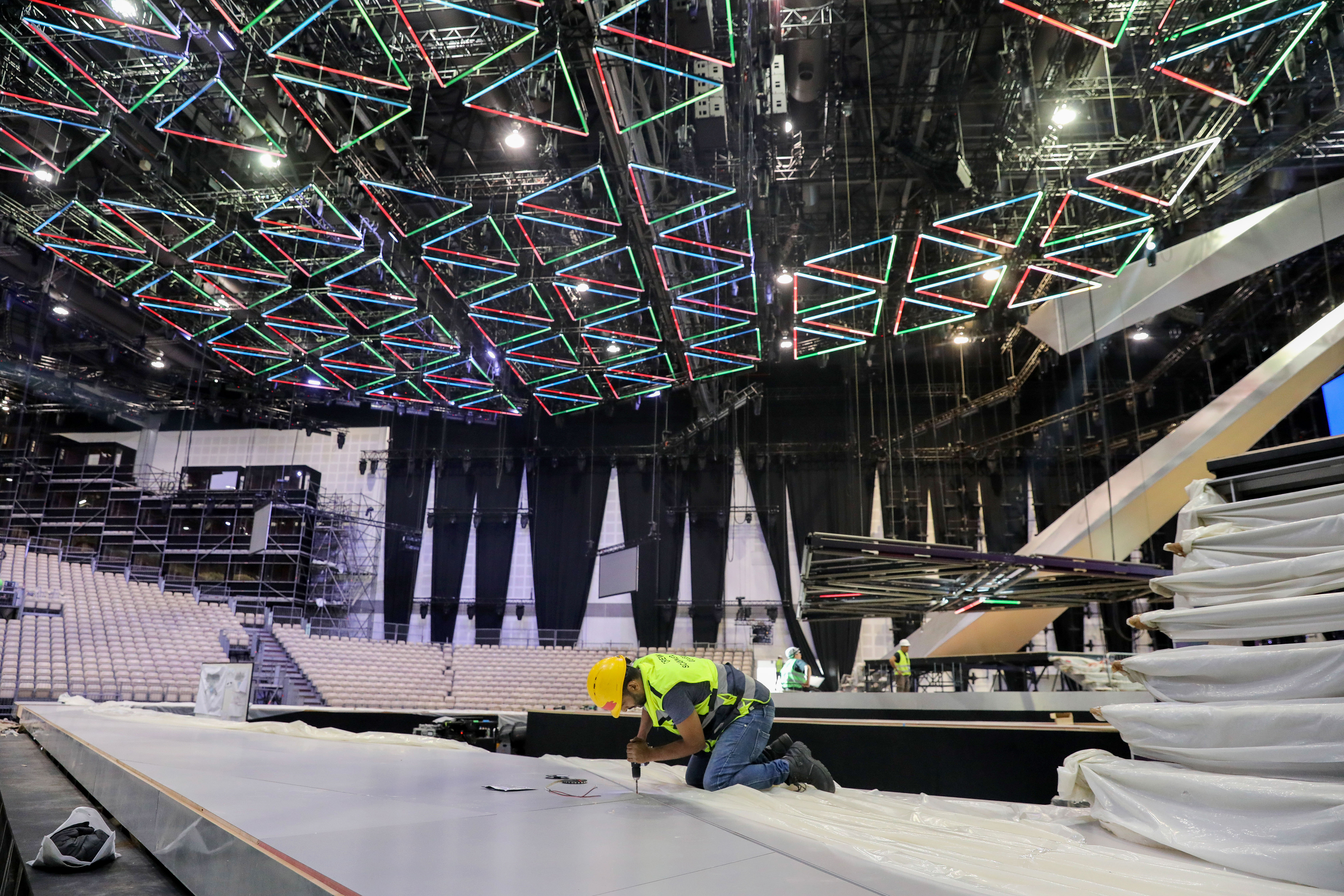 "לא גומר את החודש, בנותיי החיילות עוזרות"