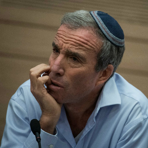 השר אלעזר שטרן מגיב למורה שהשווה את התו הירוק לטלאי צהוב: "אסור שילמד"