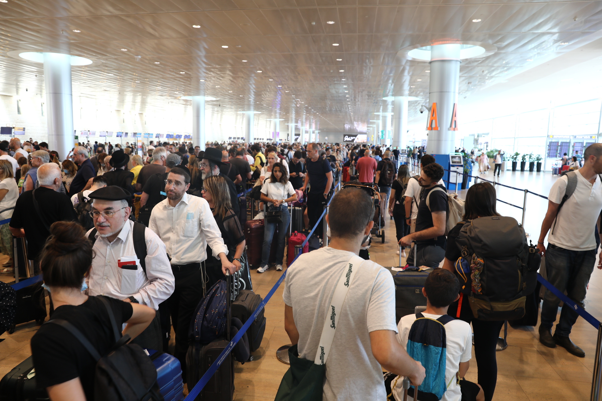 הכאוס בשדות התעופה ברחבי העולם