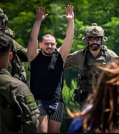 אלמוג מאיר אחרי החזרה מהשבי: אני נמצא בחיק המשפחה התומכת, תודה על הכול