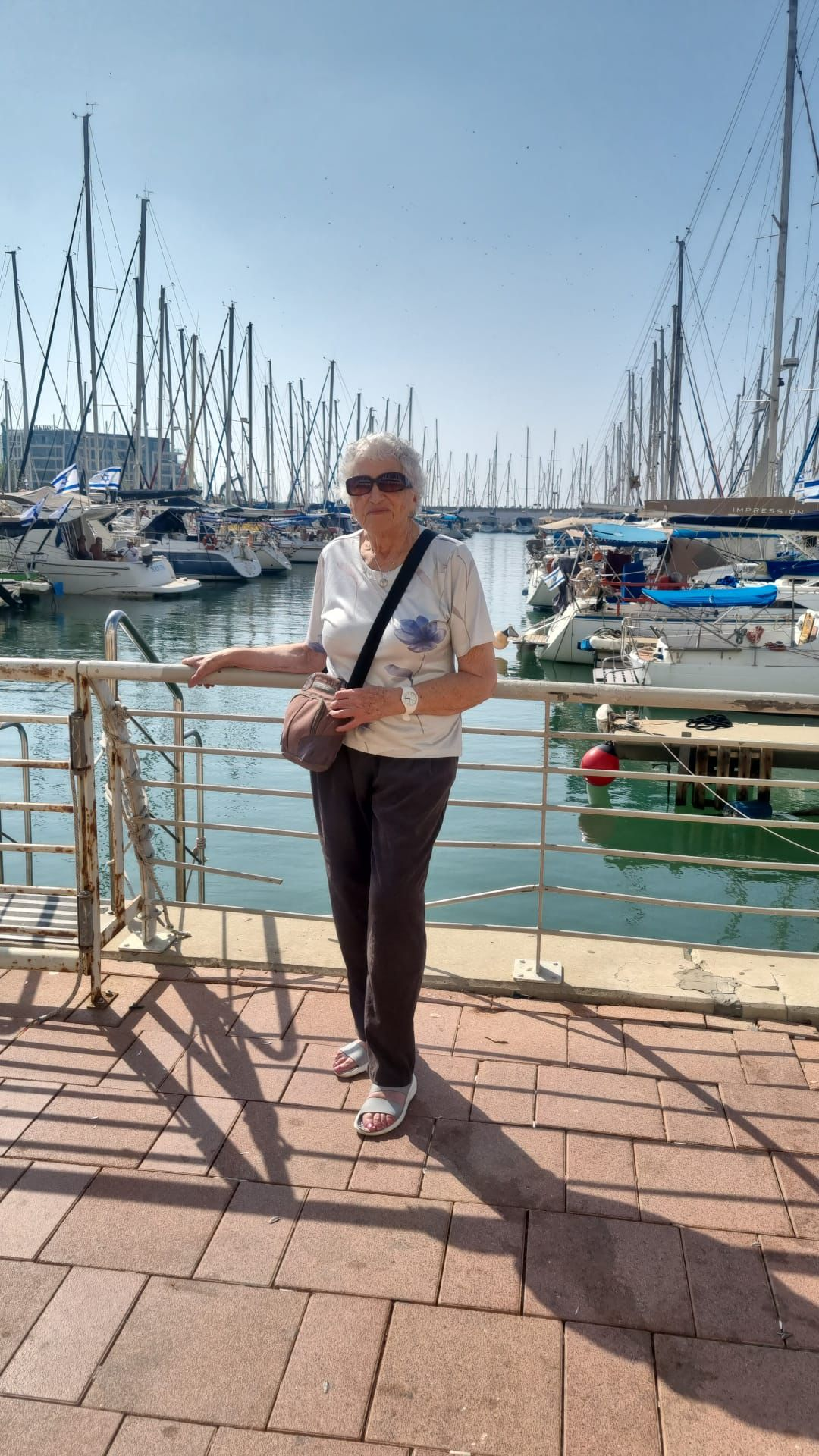 "אמא יצאה מהאוטו ללכת לראות מה קורה, ואז ראתה את המעיל שלה על הרצפה"