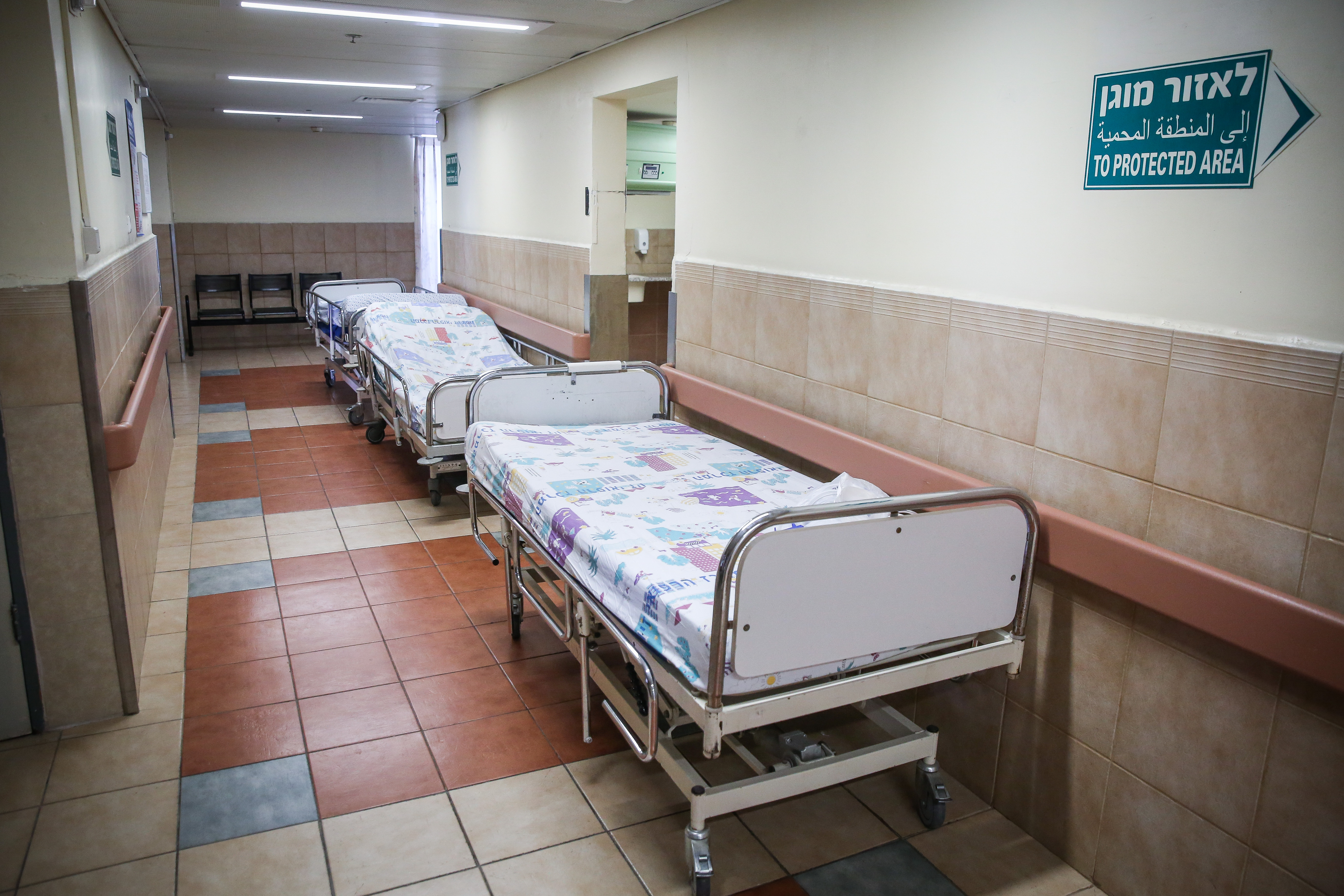 החולים האונקולוגים בפריפריה: "מי שיכול הולך למרכז הארץ לטיפול, ומי שלא - מת כאן"