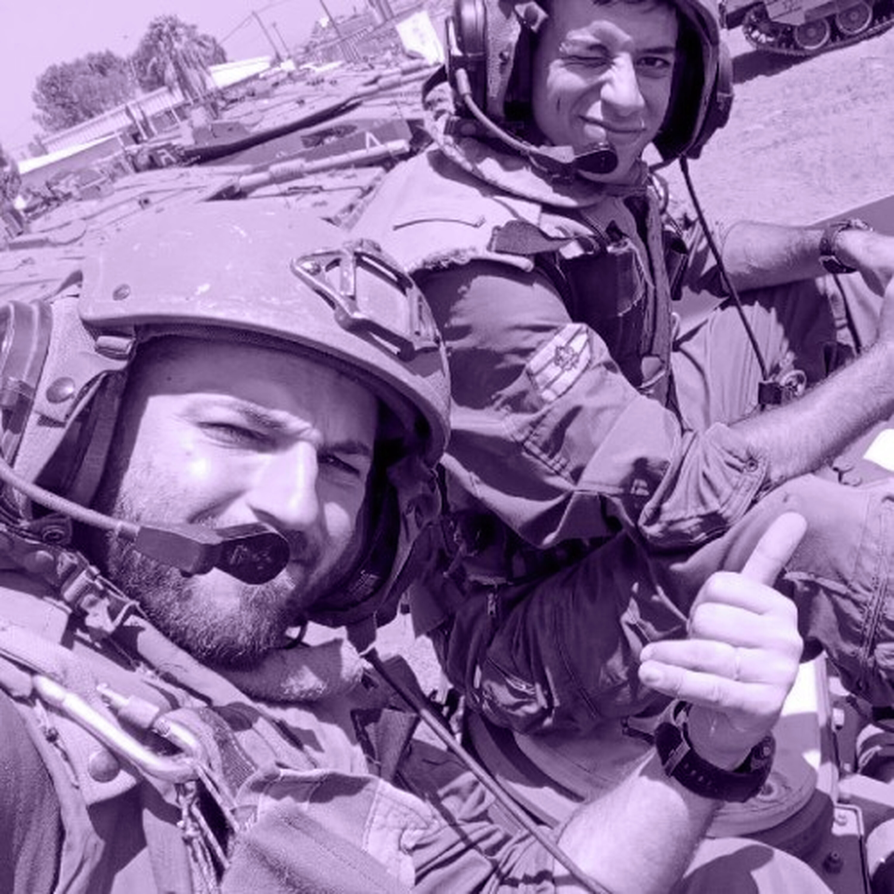 "שלוש לא איתנו. אוהב אותך. תמשיך" episode artwork