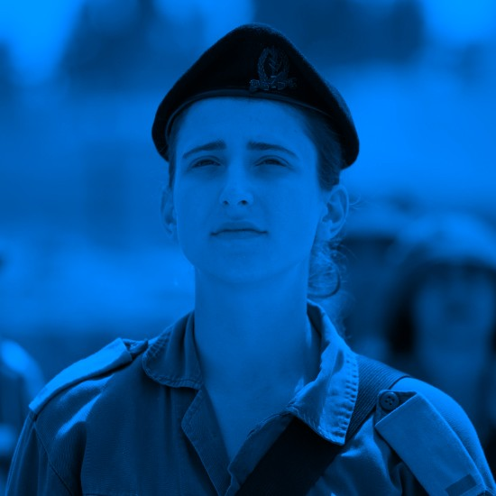 רק בשביל לקבל חיבוק