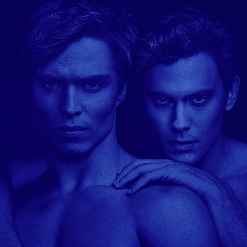 מי מסתתר מאחורי המסכה