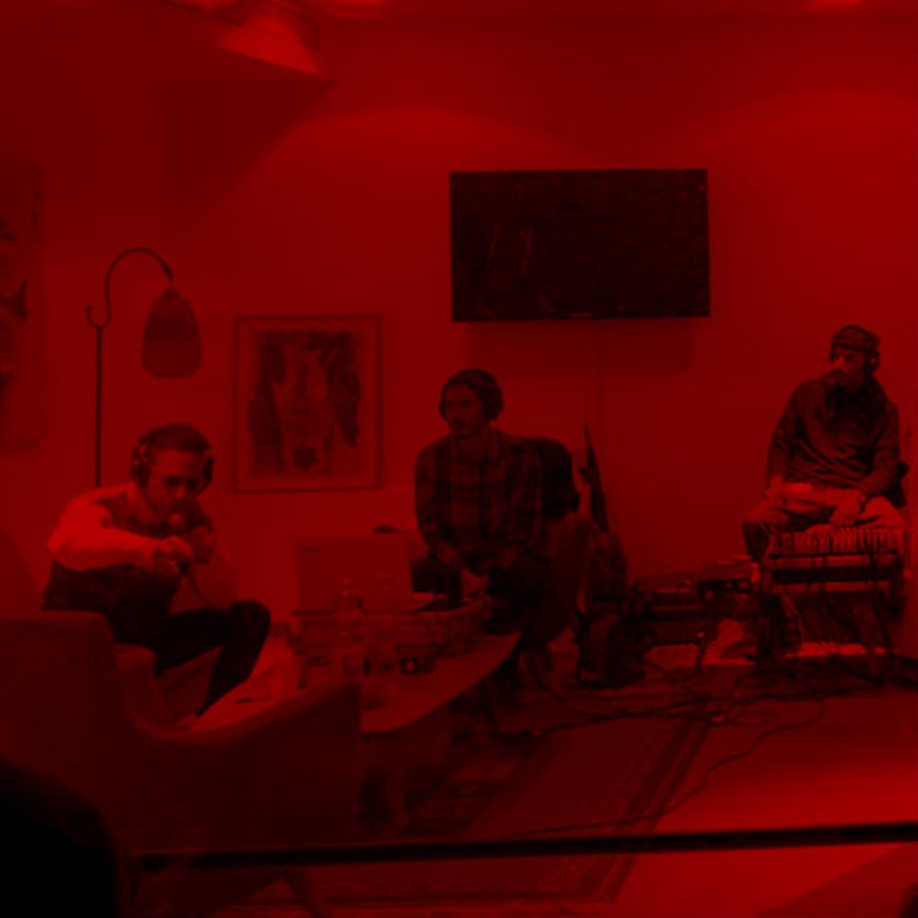 בין צונאמי לפסטיגל (חי מגג עיריית תל אביב) בין צונאמי לפסטיגל (חי מגג עיריית תל אביב)