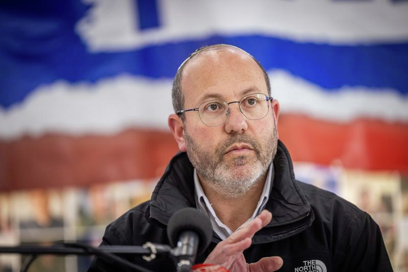 צביקה מור: אנחנו בעד הממשלה – אבל דורשים להפעיל כוח צבאי כבד יותר על חמא