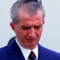 El matrimonio Ceaucescu, dictadores de Rumanía y una gente algo cotilla