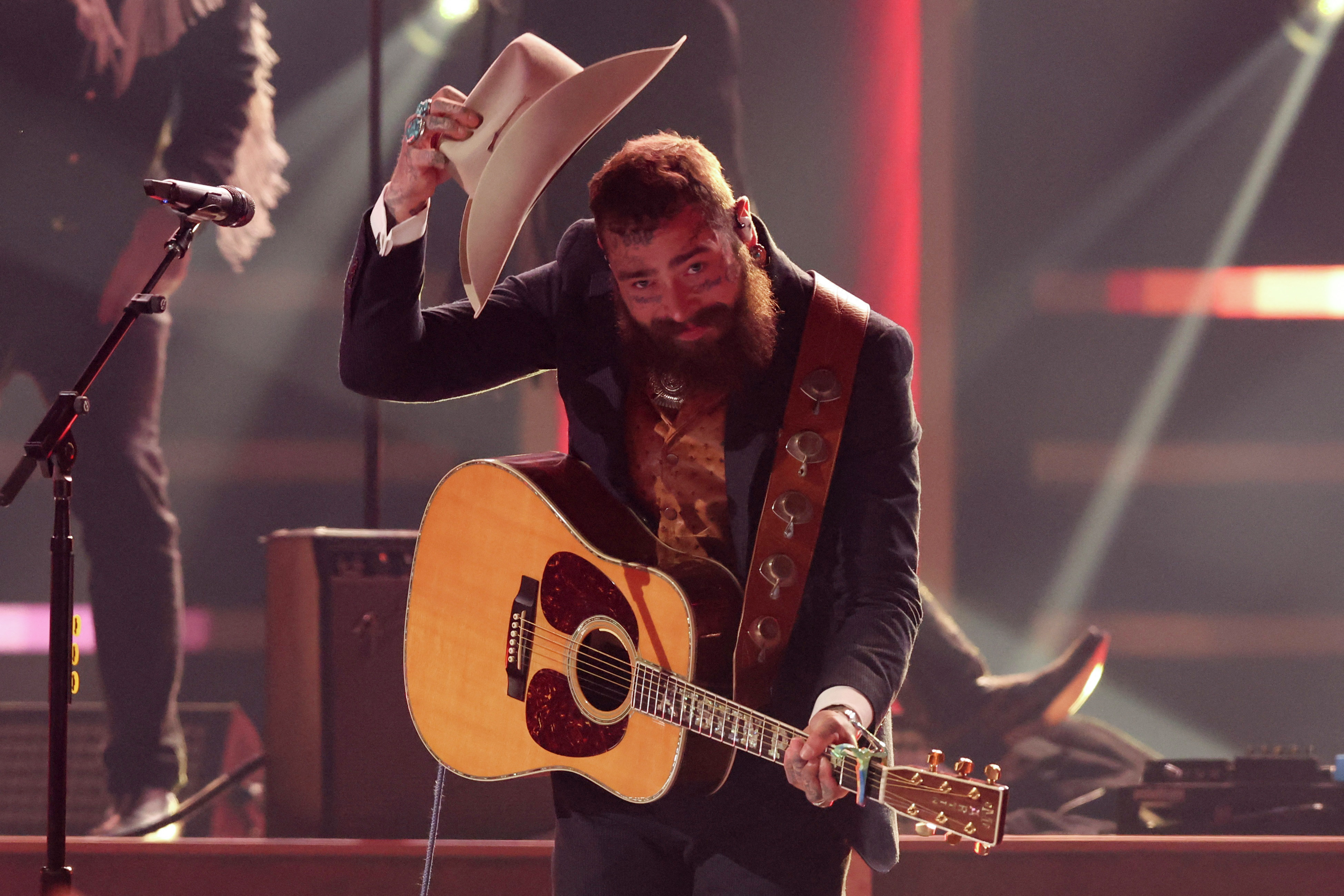 Post Malone Buys An Ashtray