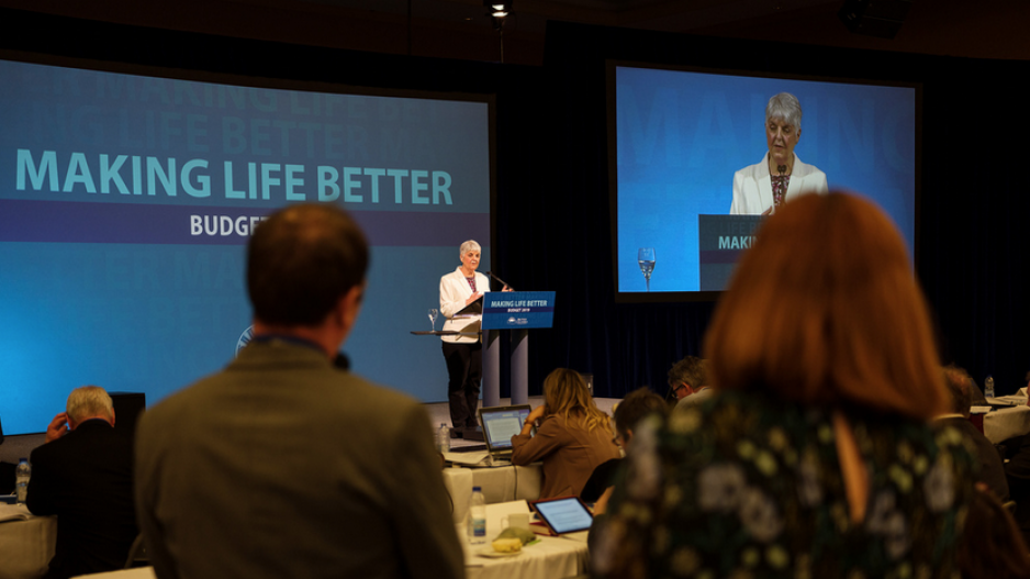 省预算显示新民主党与自由党截然不同的行政路线