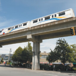 SkyTrain天车捷运路线沿到UBC － 您赞成吗？