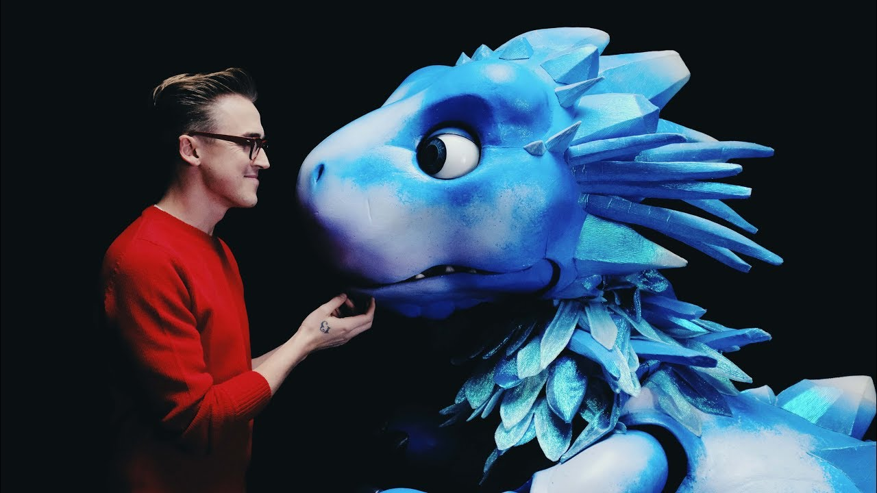 Tom Fletcher Chats To Bex About 'The Christmasaurus and the Winter Witch'