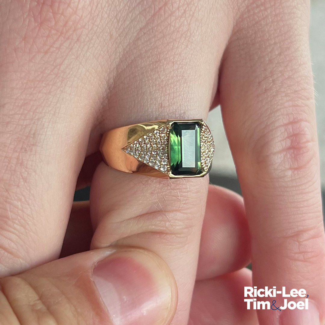 PODCAST EXCLUSIVE: Joel Details His Engagement Ring!