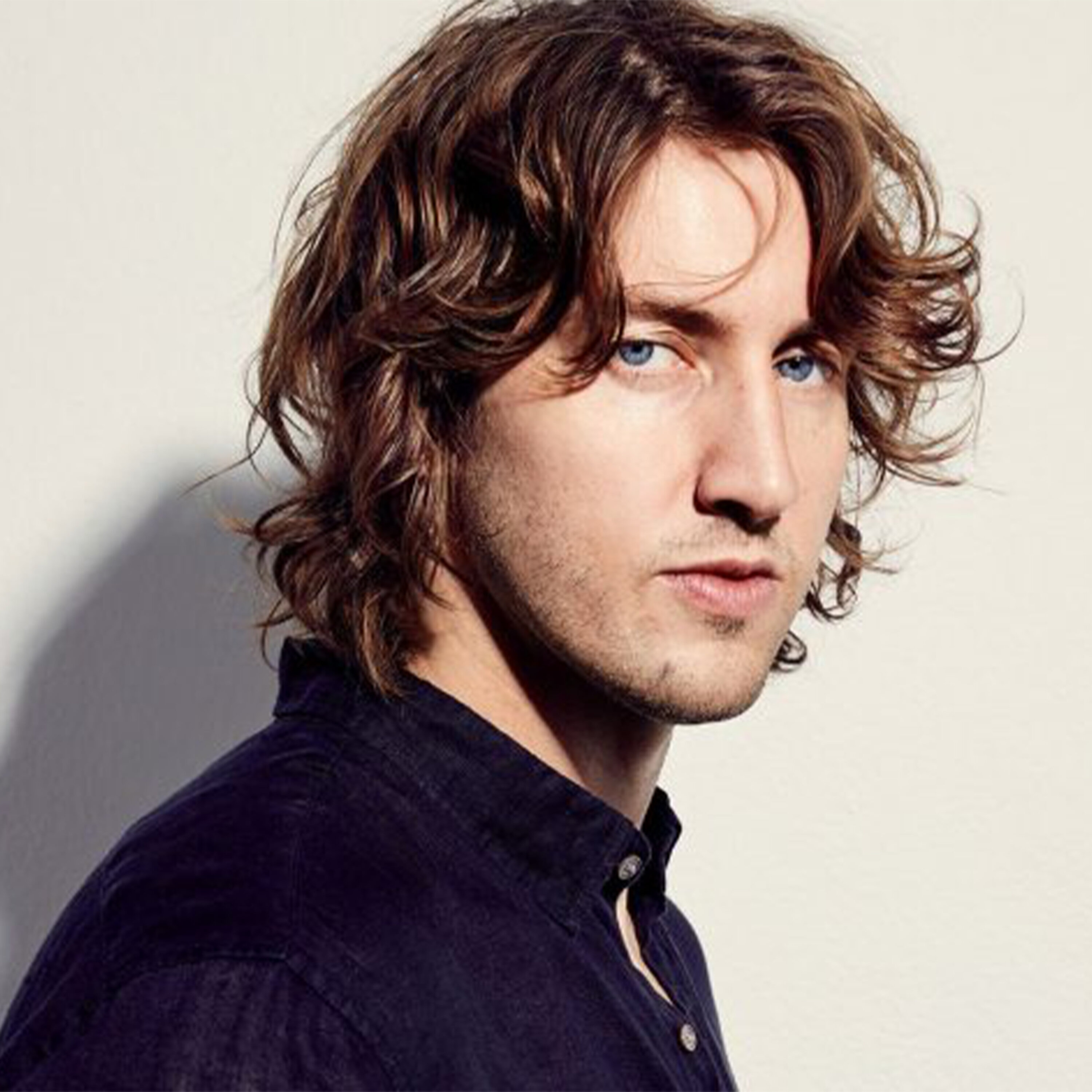 Dean Lewis Reveals His Grandma Hated His Music At The Start Of His Career thumbnail