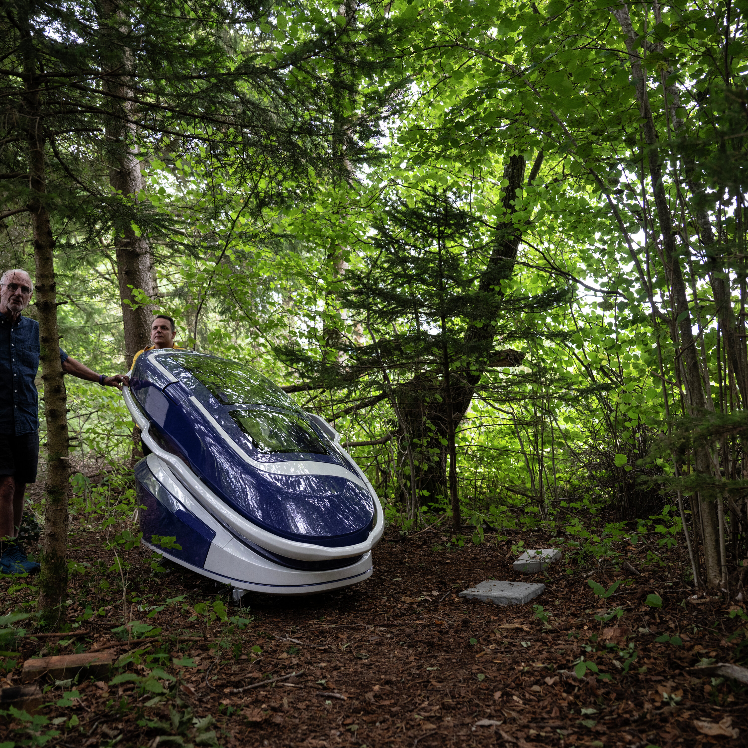 Luisterverhaal: 'She really looks dead' - het verhaal van de zelfdodingscapsule Sarco