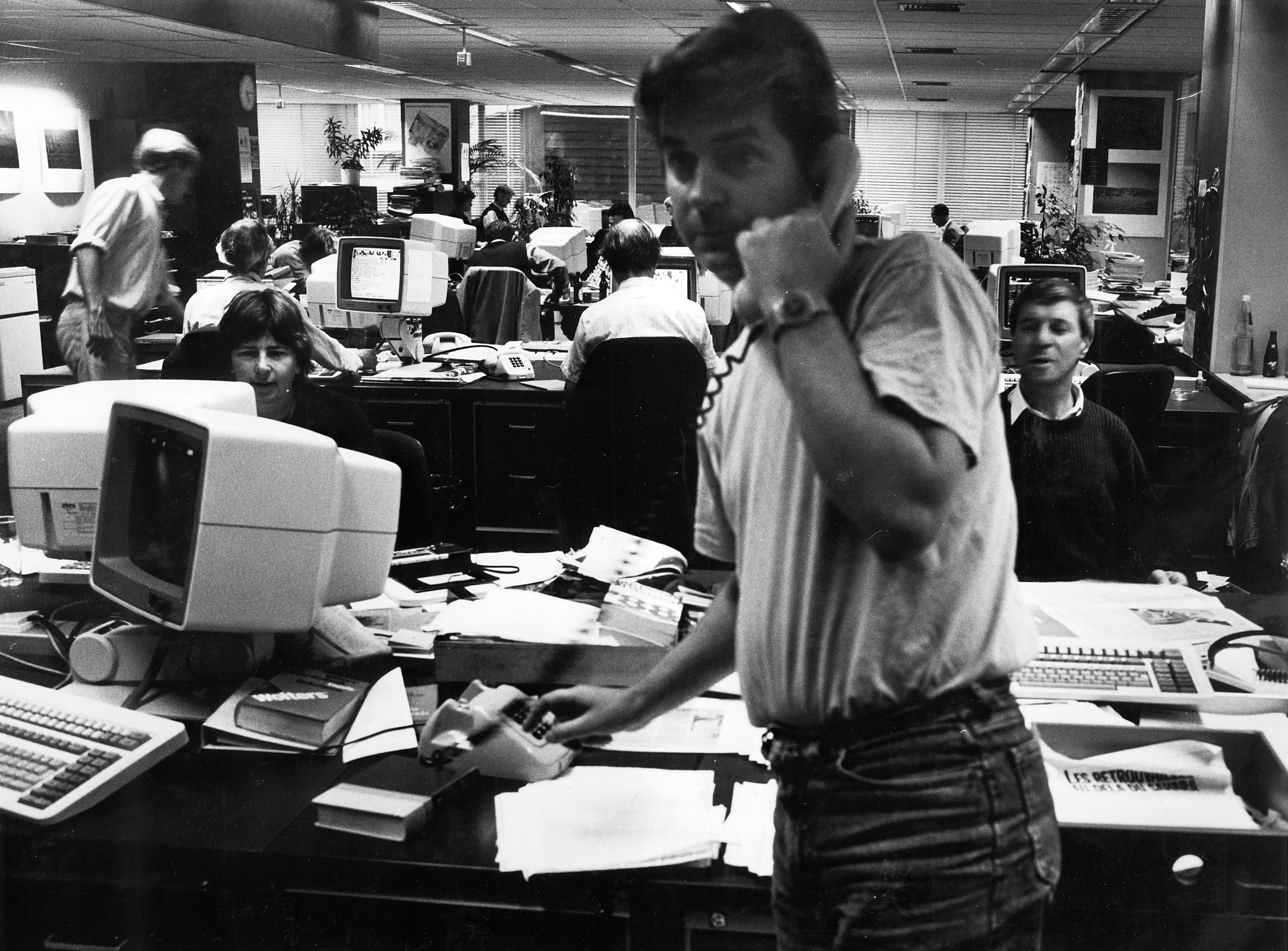 Luisterverhaal: Is met het gedrink en gerook ook een gevoel van saamhorigheid van de krantenredactie verdwenen?