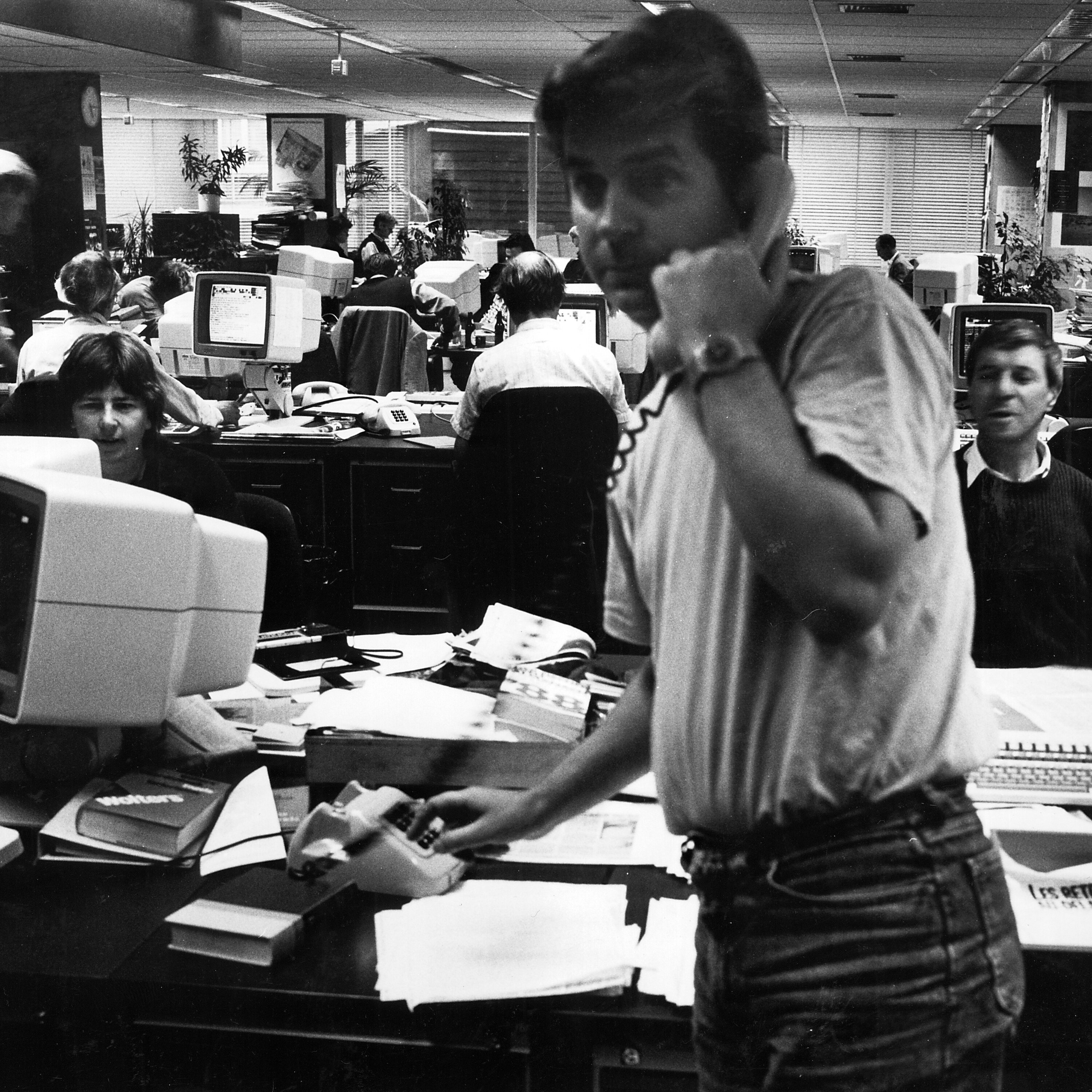 Luisterverhaal: Is met het gedrink en gerook ook een gevoel van saamhorigheid van de krantenredactie verdwenen?