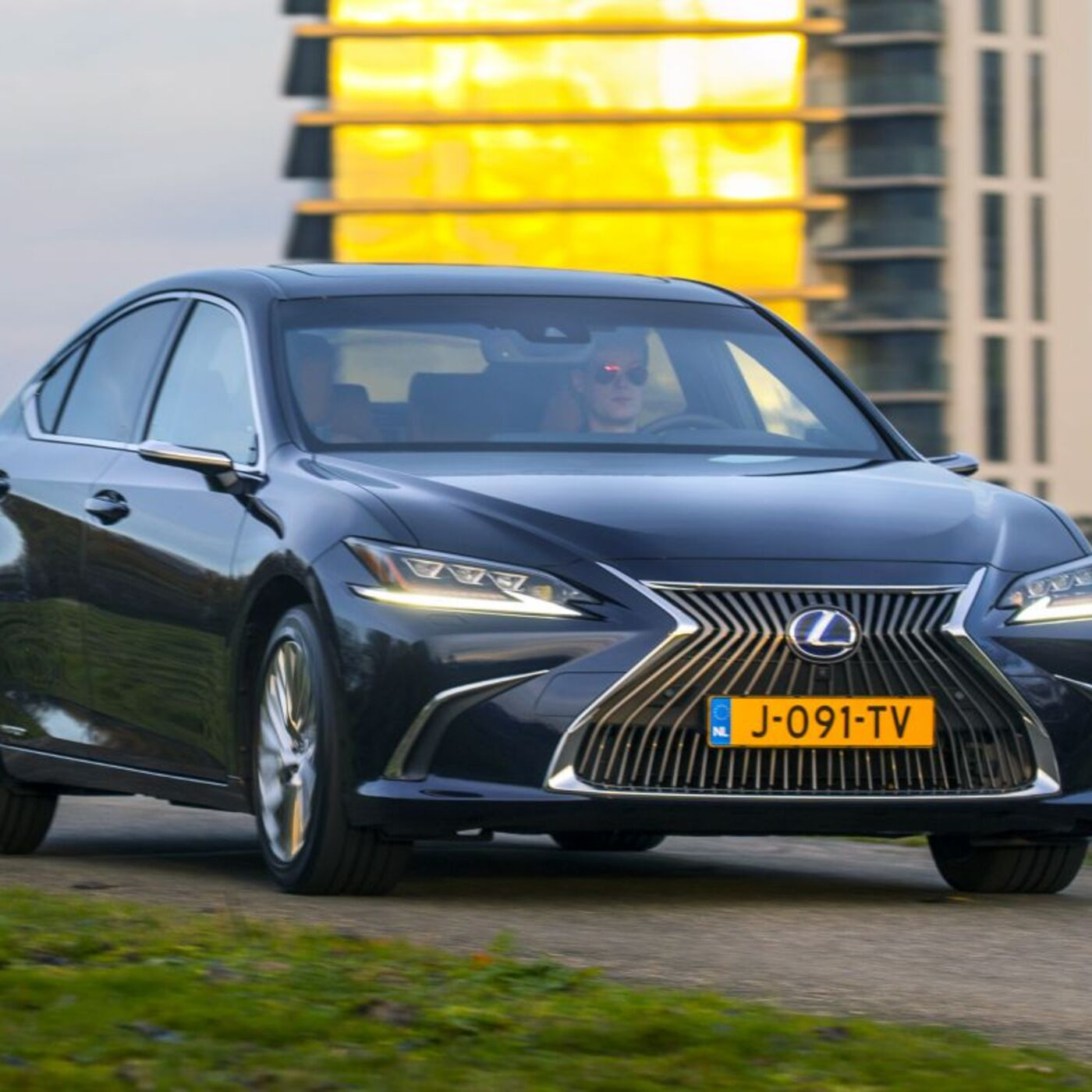 Aflevering 73 - De Lexus ES300h