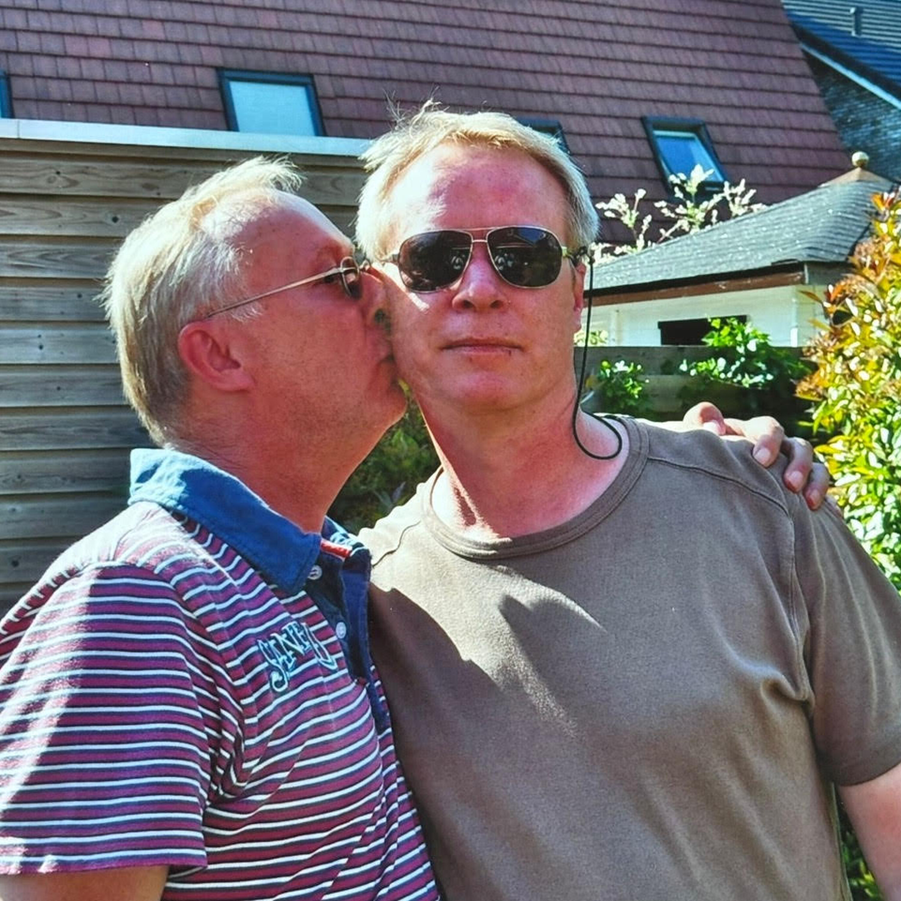De stille kracht van verbondenheid: Karel over de onverbrekelijke band van zijn broers Robin en John episode artwork
