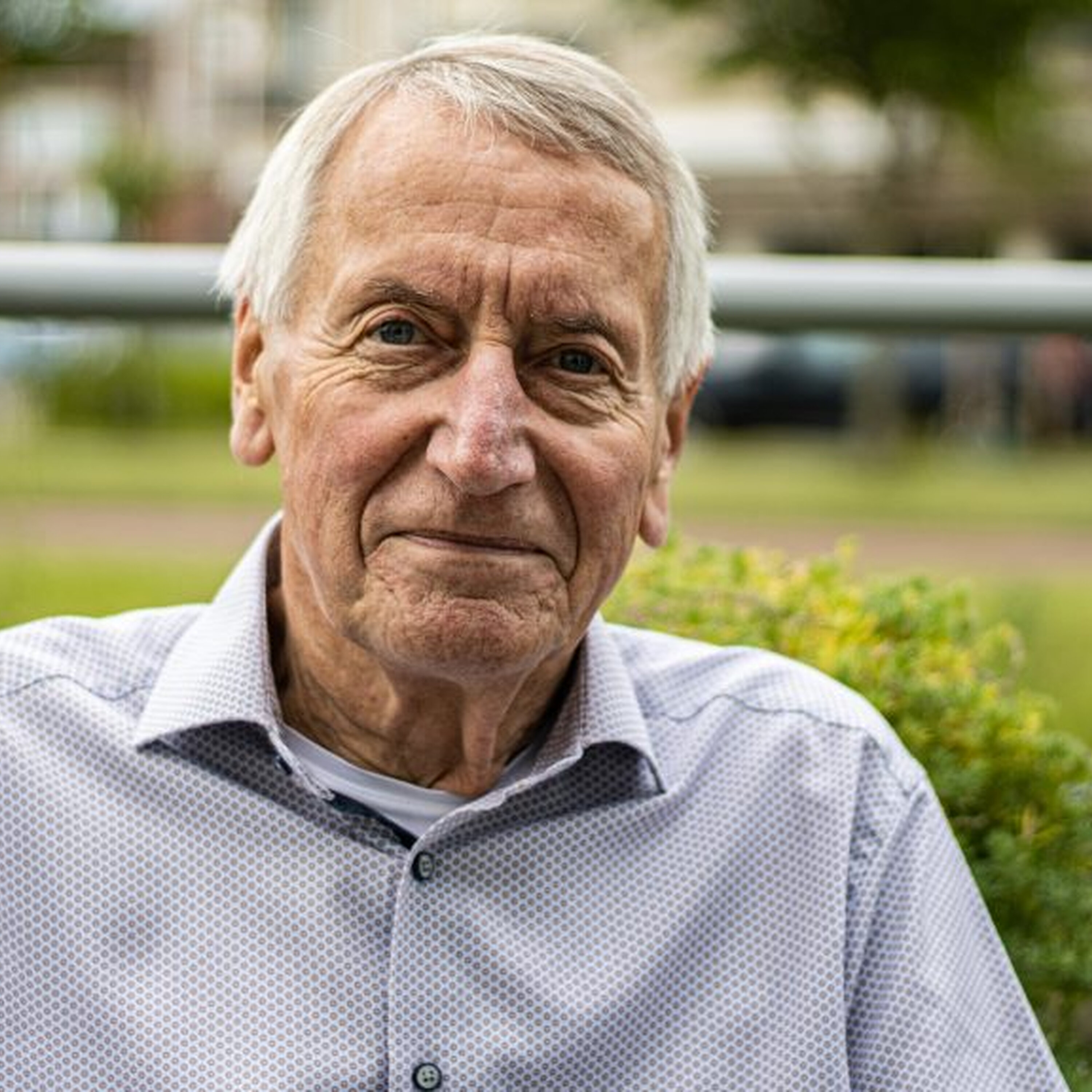 Frits Brink, burgemeester tussen de mensen om iets goeds achter te laten. 'Het kon minder' episode artwork