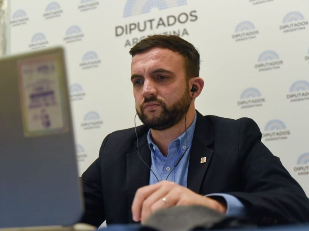 "Larroque, ¿qué piensa de la economía popular y del salario básico universal? Porque poco se está haciendo de eso en la Provincia", Leo Grosso en Hagamos algo con esto