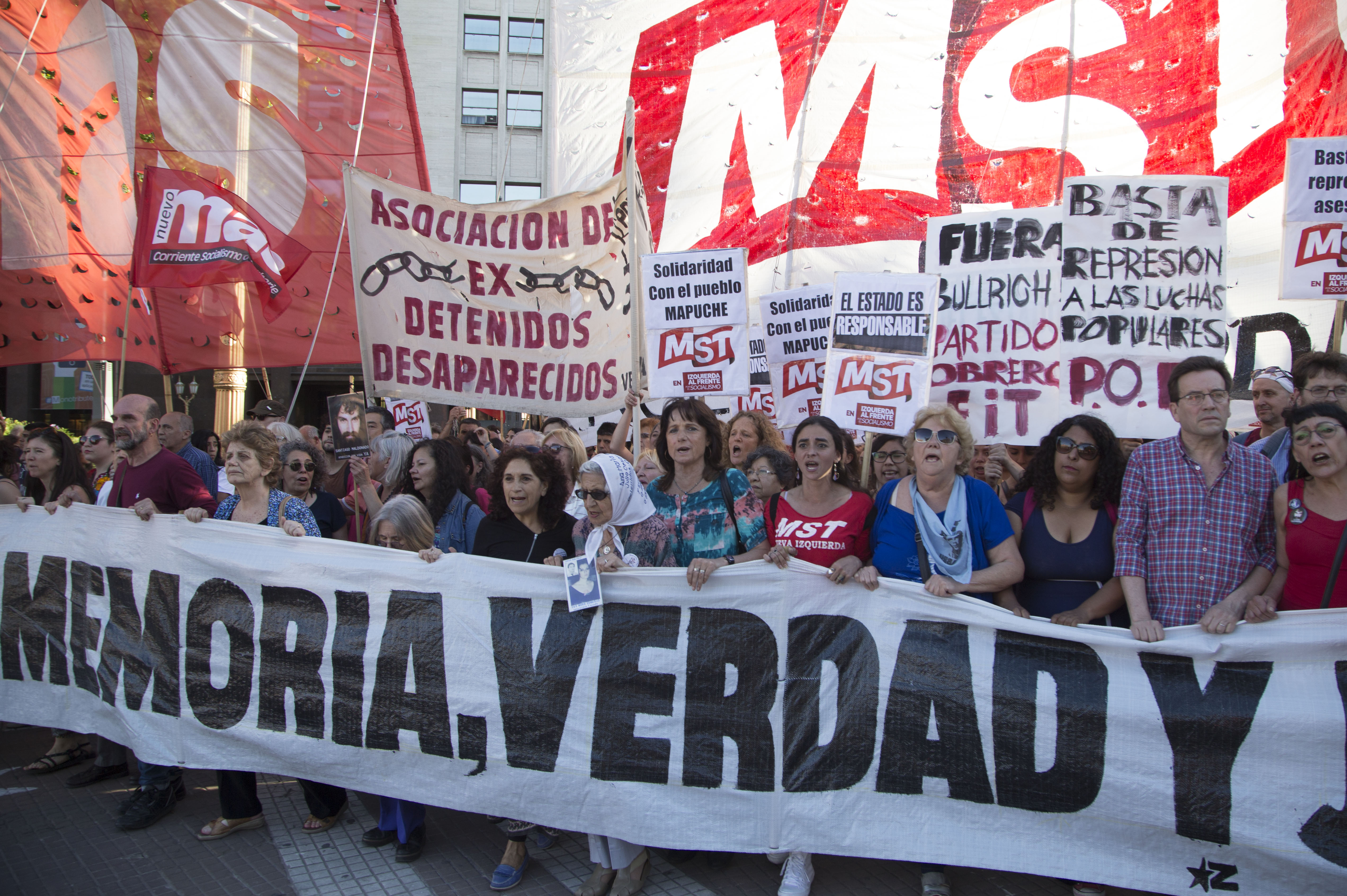 La Memoria convertida en una Mala Historia. Por Darío Lopérfido