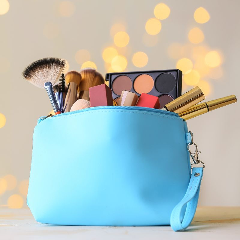 Would you choose your makeup bag over your partner?! episode artwork