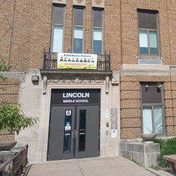 Should Lincoln Middle School have a historic designation?