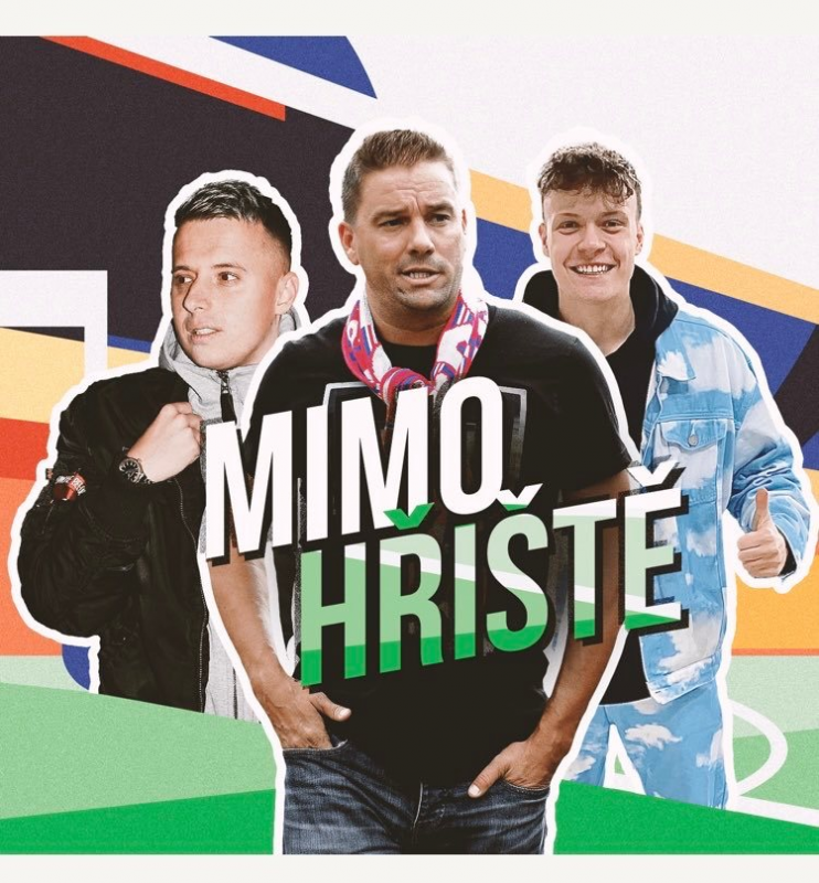 Mimo hřiště