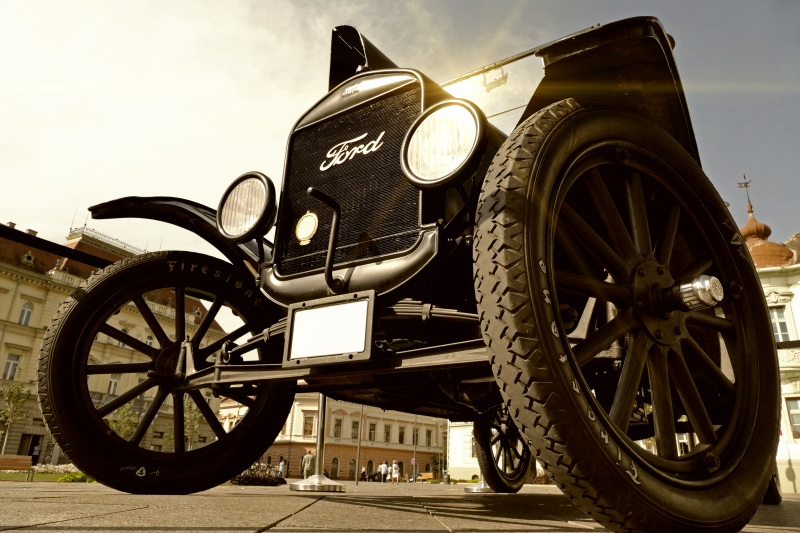 16. červen - Den, kdy byla založena automobilka Ford episode artwork